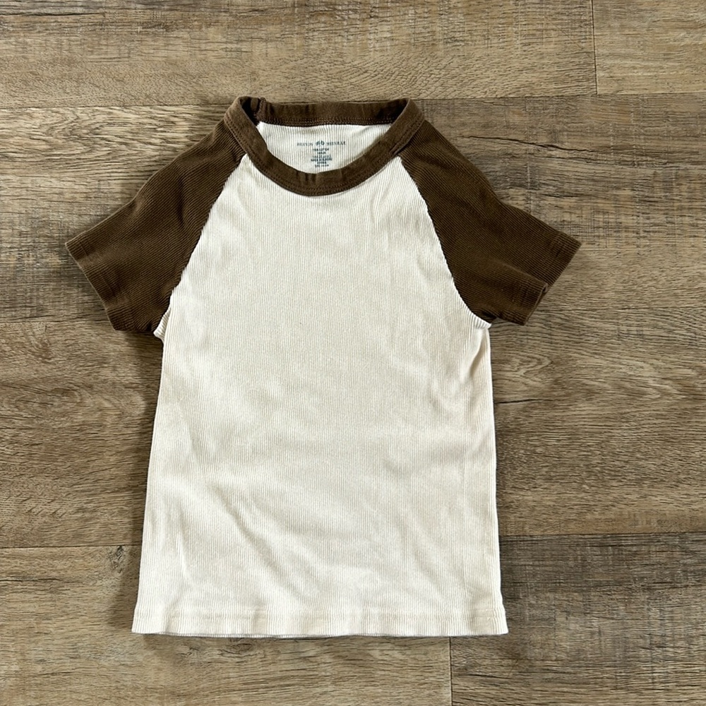 BRANDY MELVILLE T-SHIRT